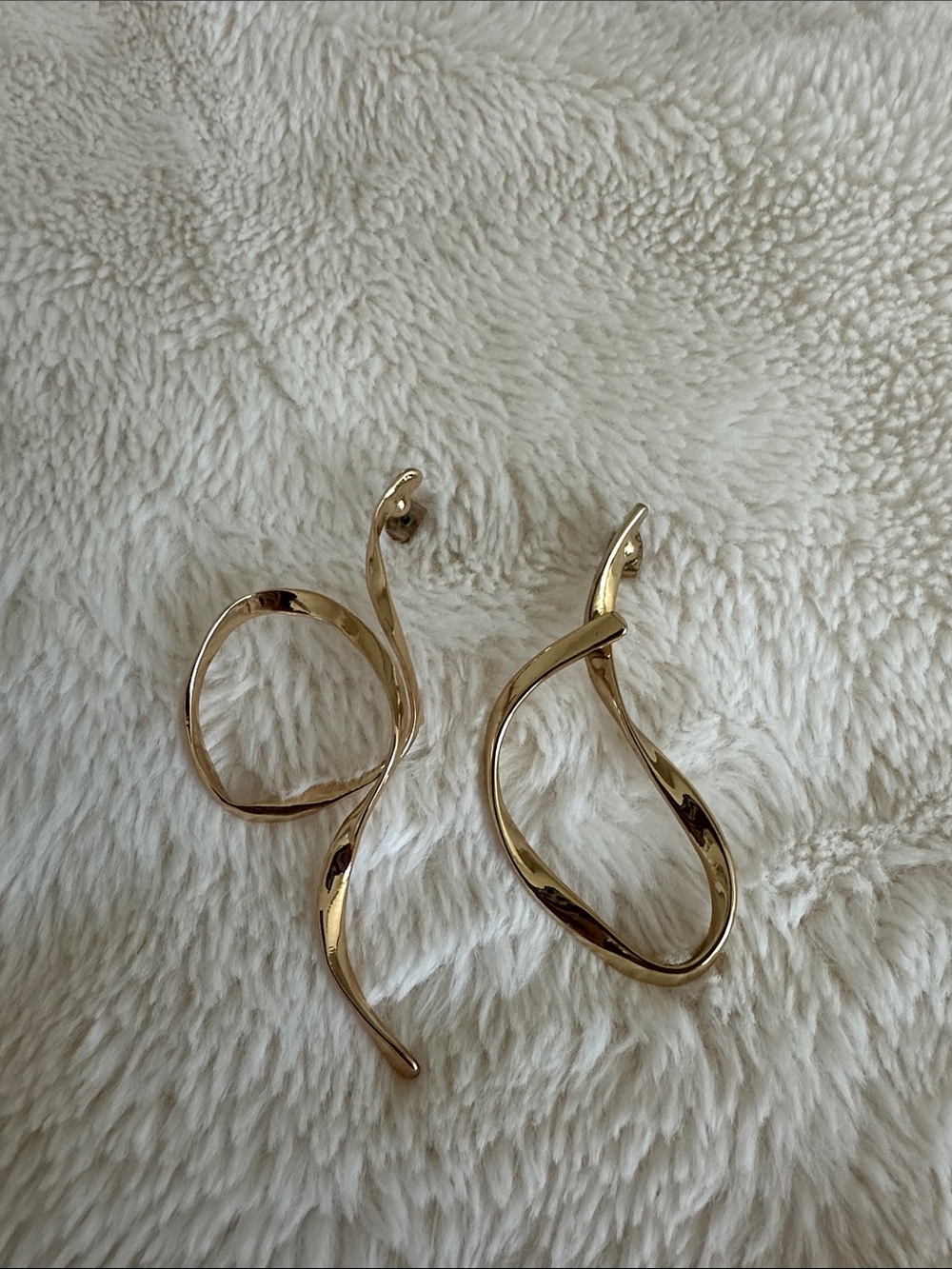 Gold tone Twisted Loop Women's Earrings - zara